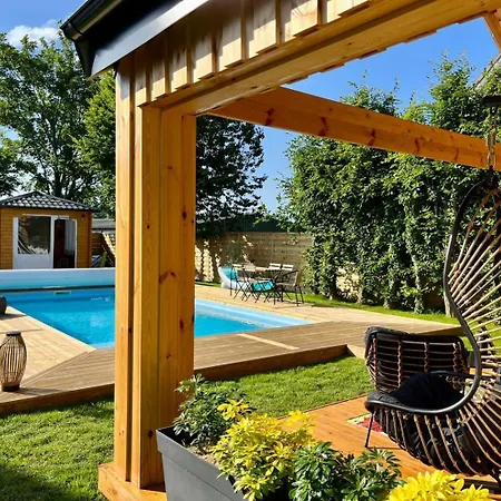 De France - Le Des Hauts Poiriers - Piscine & *